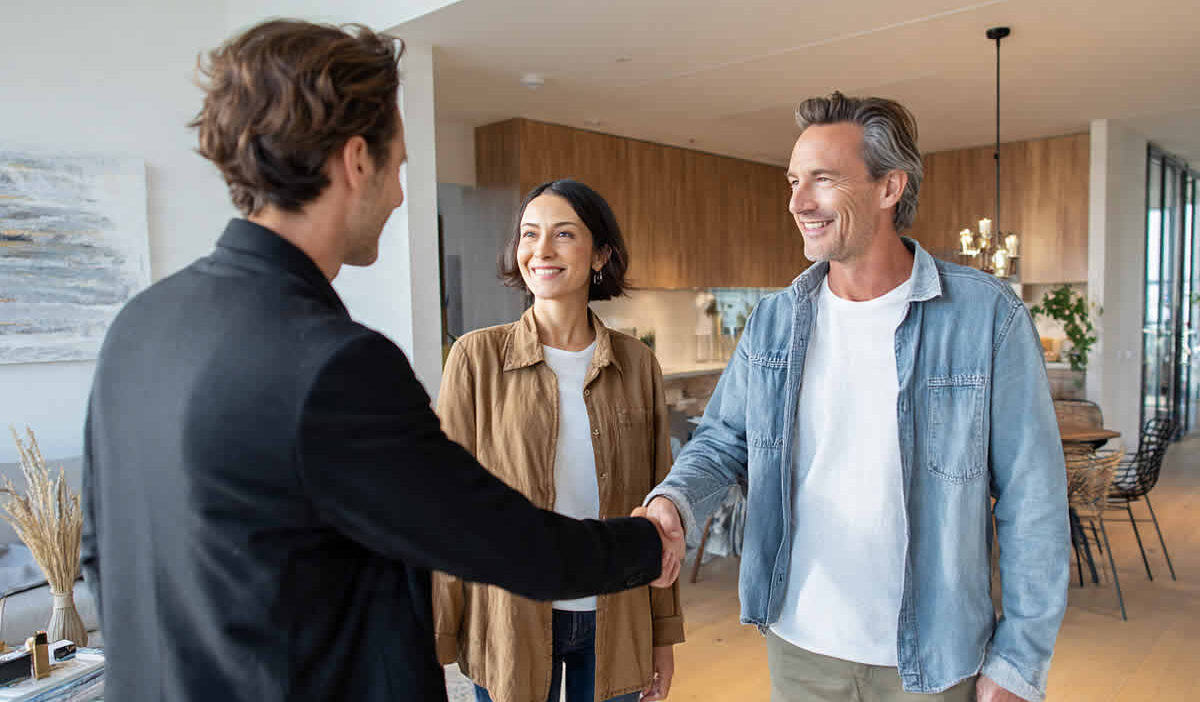 kako prodati stan pod kreditom hipotekom vodič notar agencija zk izvadak cijena banka ugovor rukovanje bračni par