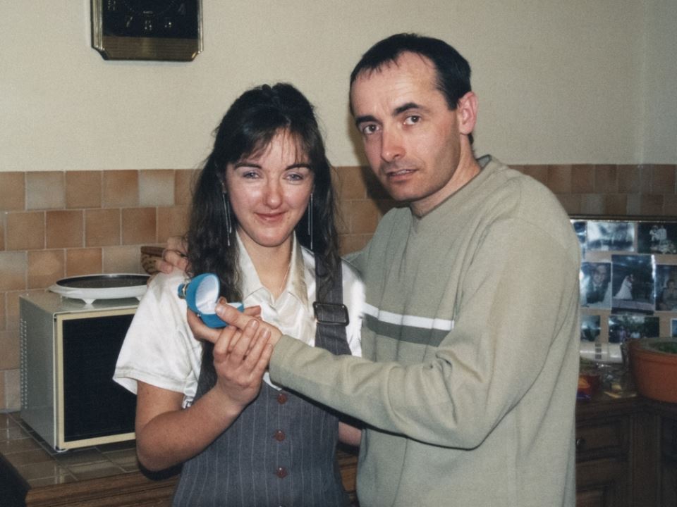 Darko iz Aleksinca oženio Albanku, a kad su njeni videli šta ima u kući umalo se prevrnuli od šoka: Rodila mu sina i ćerku, a onda je usledio pakao - featured image